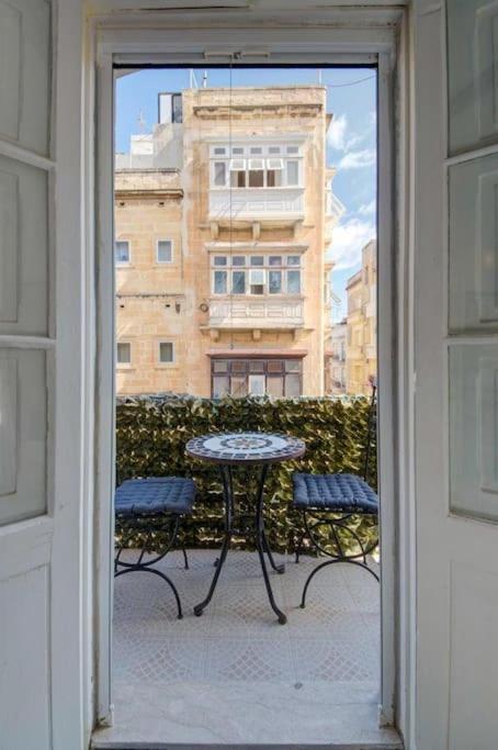 Traditional Maltese Town House In Floriana Kültér fotó