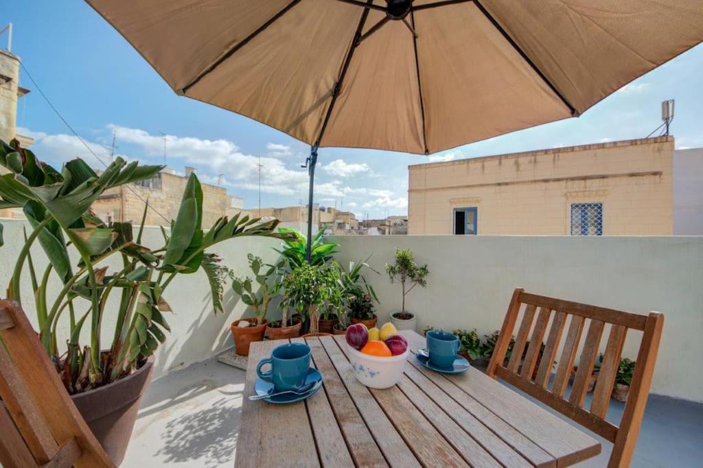 Traditional Maltese Town House In Floriana Kültér fotó