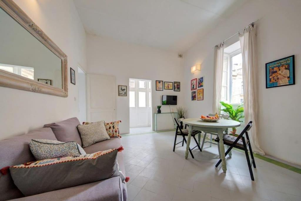 Traditional Maltese Town House In Floriana Kültér fotó