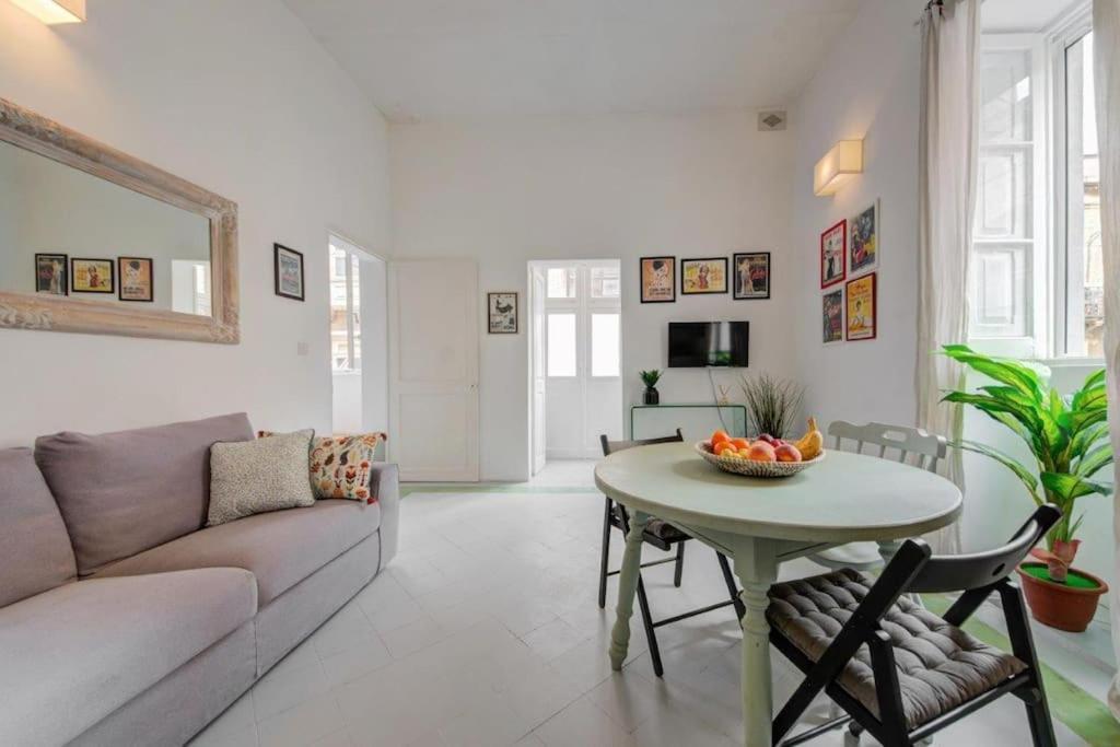 Traditional Maltese Town House In Floriana Kültér fotó